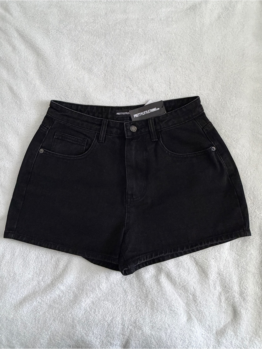 PRETTYLITTLETHING Mom shorts